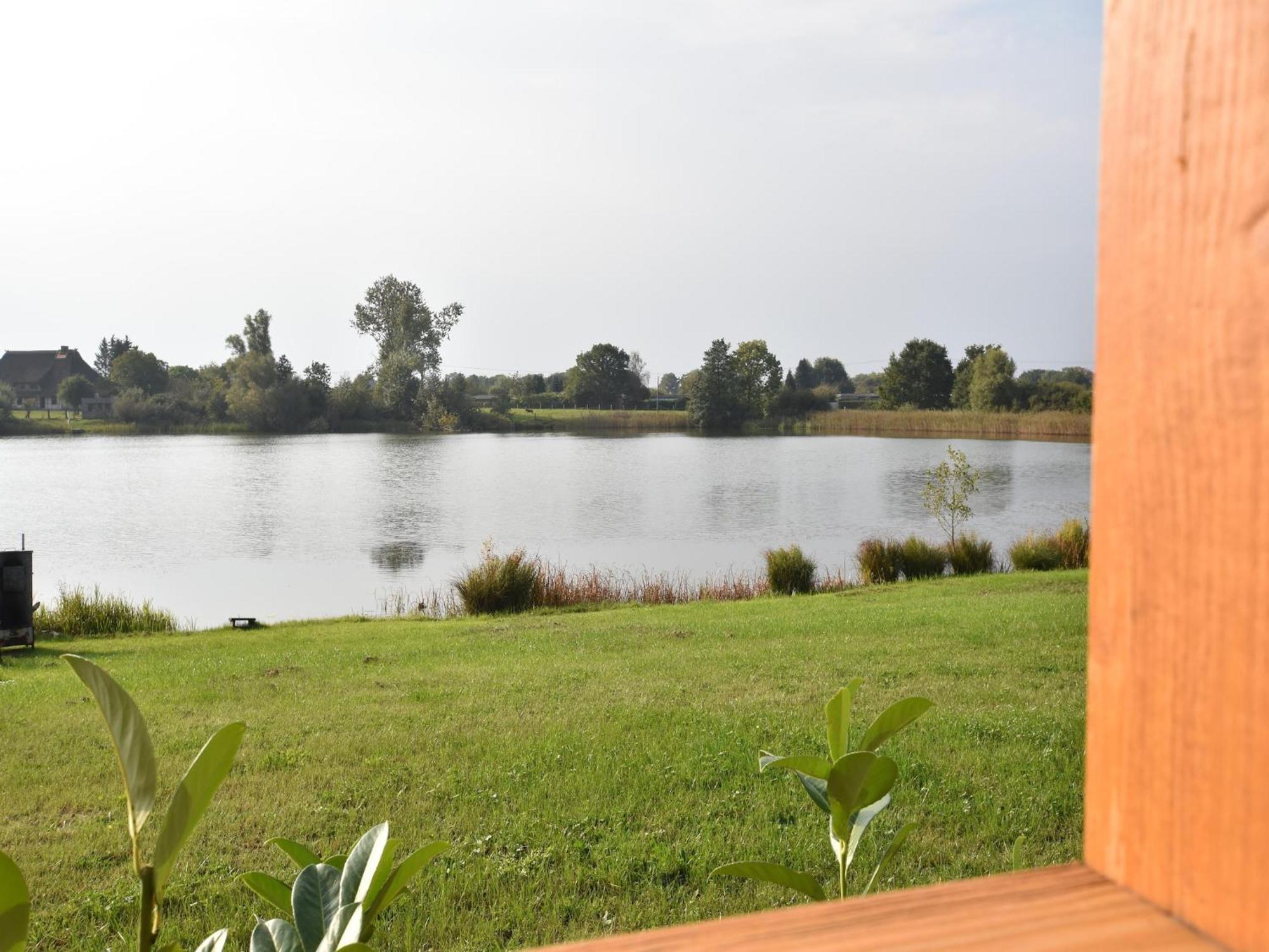 Enchanting Holiday Home By The Lake In Ruehn Ruhn Экстерьер фото